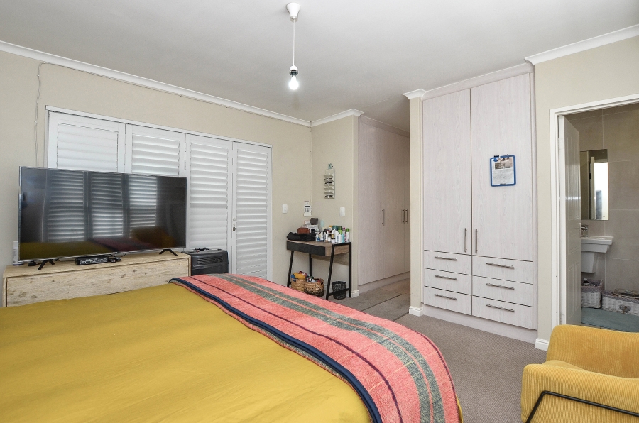 3 Bedroom Property for Sale in Sunningdale Western Cape